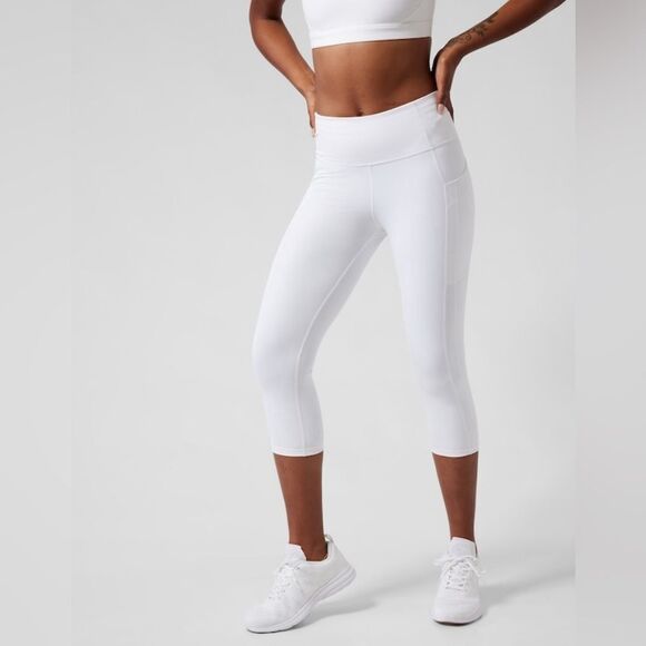 Athleta Pants - NWT Athleta Ultimate Stash II Capri Size Small Petite.